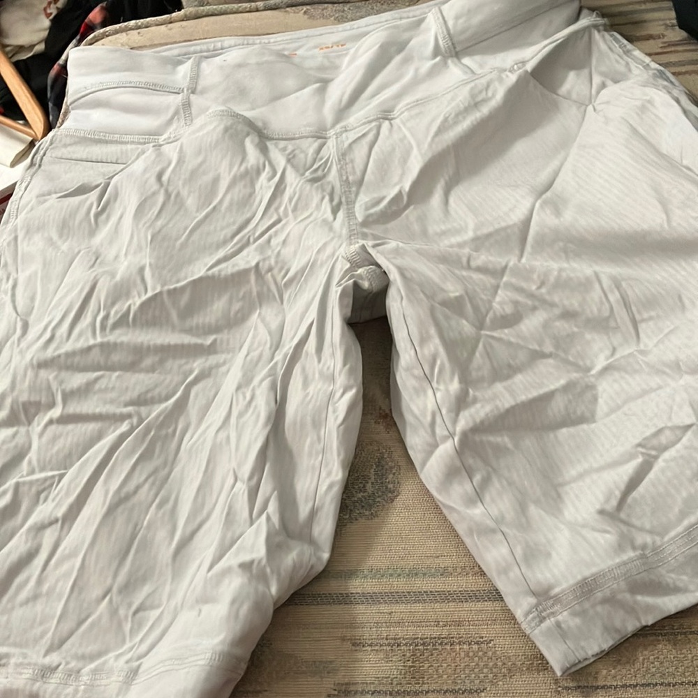 FINAL MARKDOWN Lucy Bermuda shorts xs
